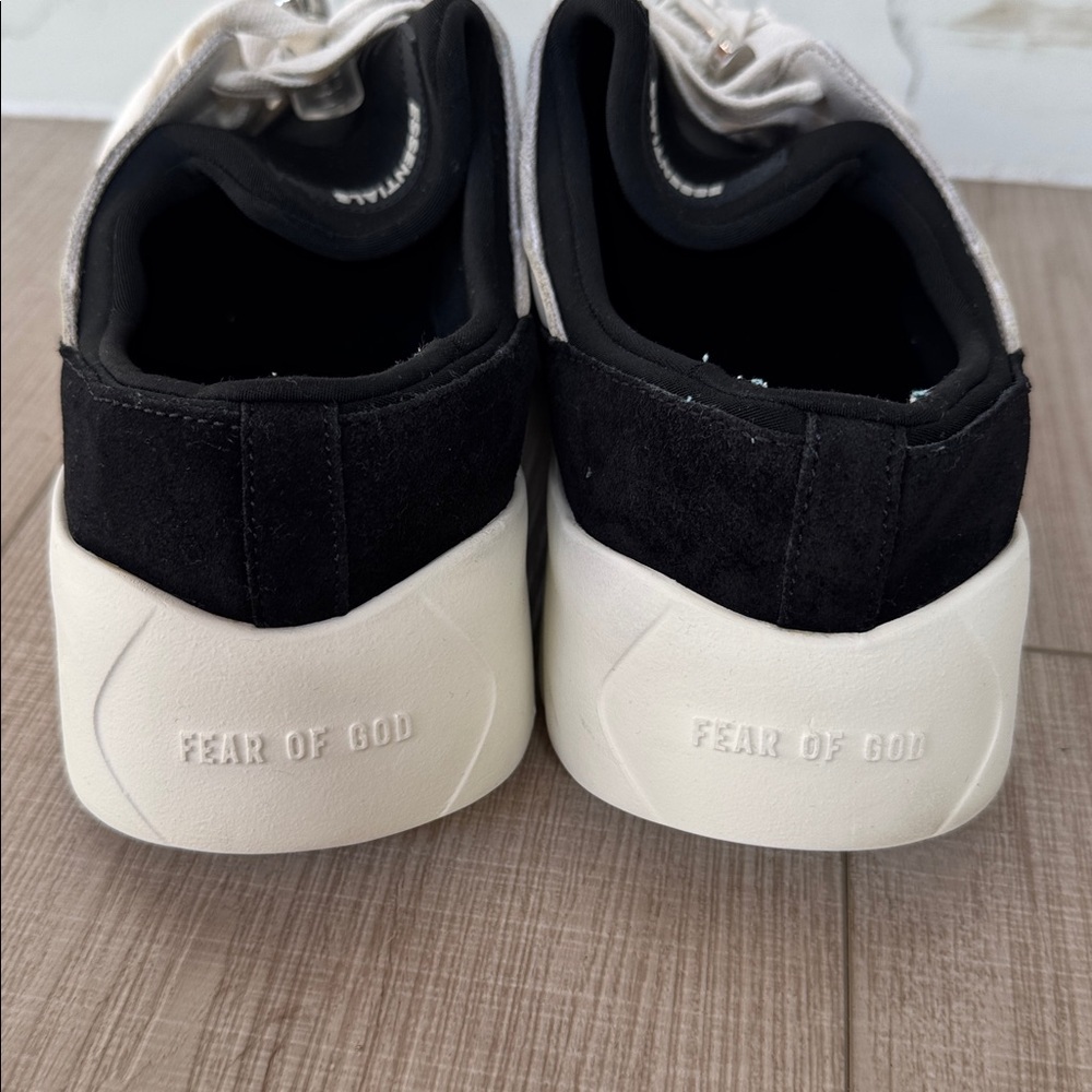 Mens Fear of God ESSENTIALS distance runner sneakers black and gray - Picture 3 of 7